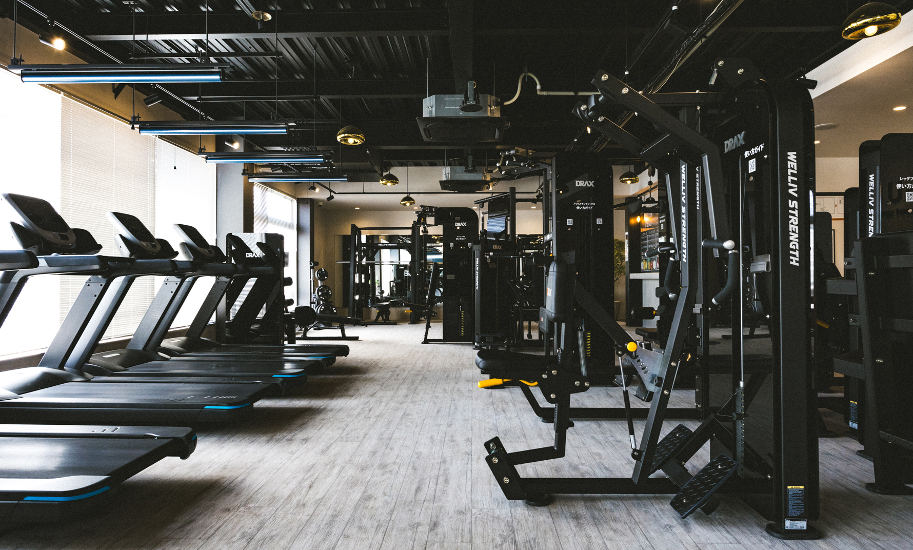 2階建てとなっており、1階は24時間営業。2階は全室個室の9-21時までの営業です。